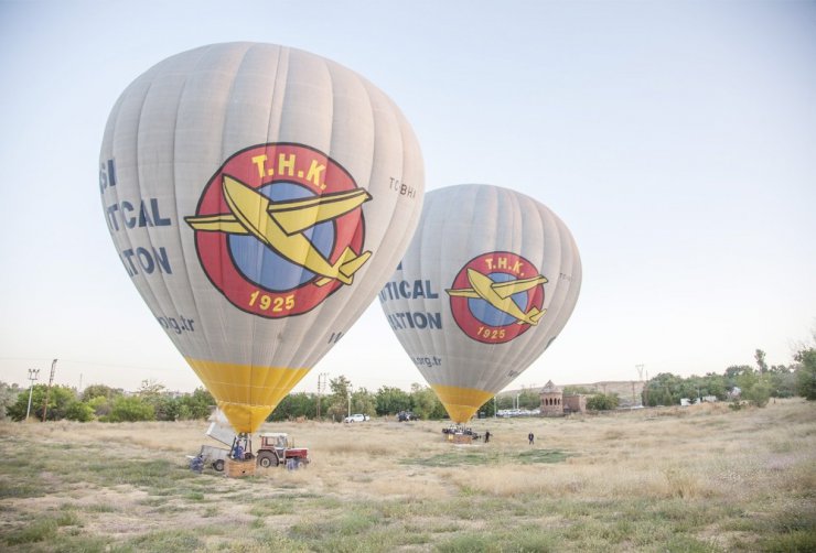 Doğu’nun ilk balon turu Ahlat’ta yapıldı