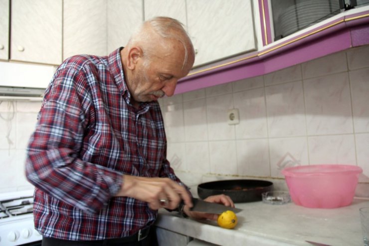 Kurban bıçağı diye aldı, limonu dahi kesemedi