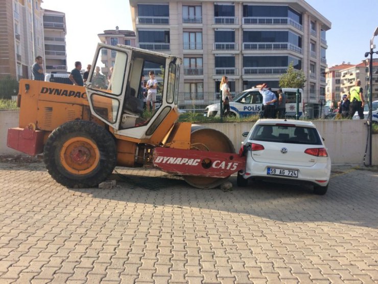 Silindir faciasını park halindeki araç önledi