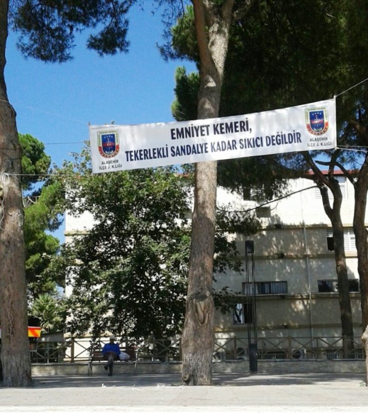 Alaşehir’de jandarmadan sürücülere uyarı