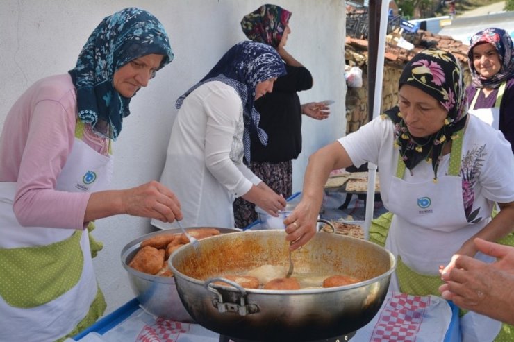 Elmalı yurtdışından gelen misafirlerini ağırladı