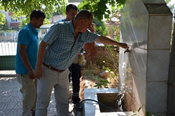 Mezarlık çeşmeleri bayrama hazırlandı