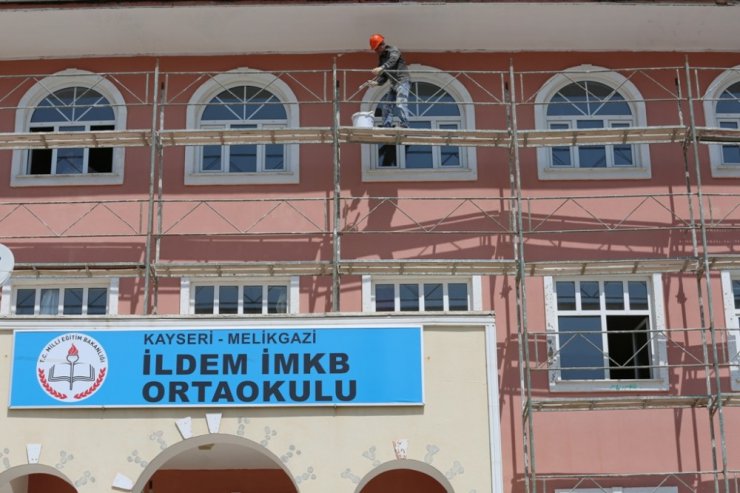 Melikgazi’den okullara hizmet