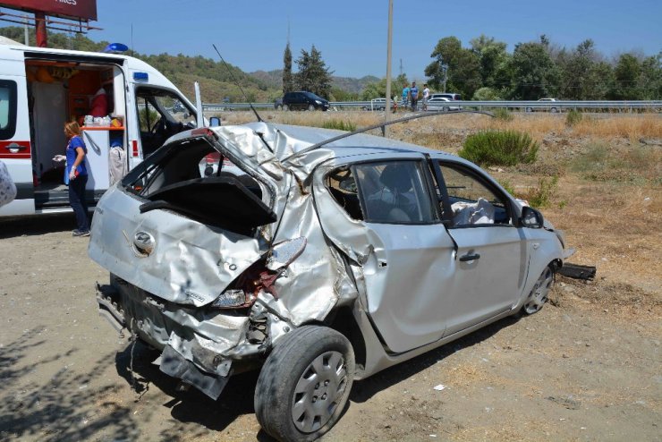 Dalaman’da otomobil şarampole devrildi; 6 yaralı