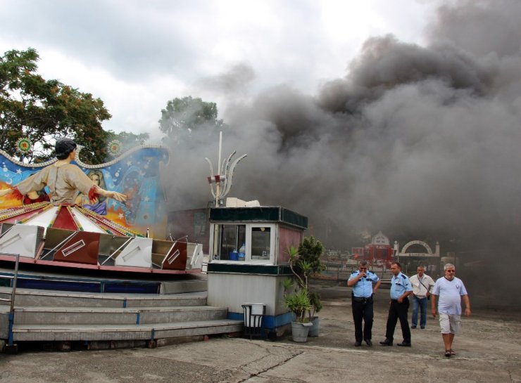 Samsun’da lunaparkta korkutan yangın