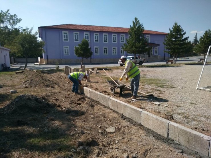 Seydişehir’de okul bahçeleri düzenleniyor