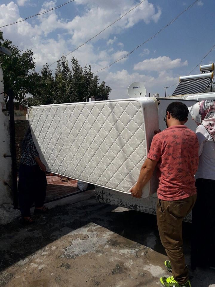 Niğde Belediyesi bayramlık giysi dağıtımı yaptı