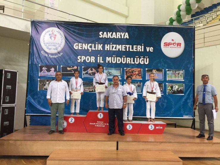 Kağıtsporlu Judocular Sakarya’dan 35 madalya ile döndü