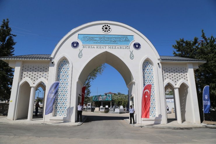 Şehir mezarlığına estetik giriş takı