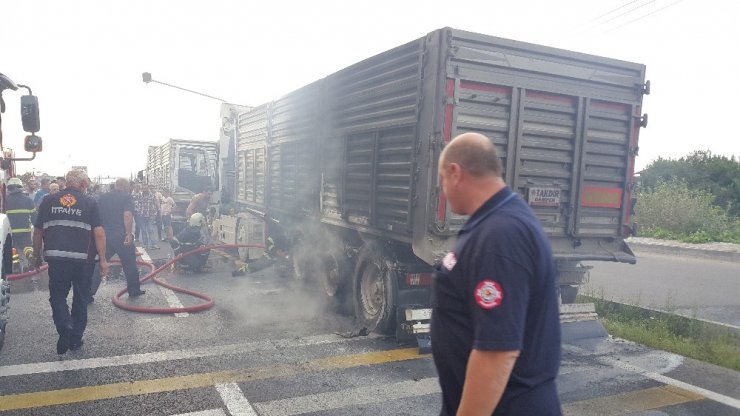 Tırın lastikleri alev alev yandı, D-100’de trafik durdu