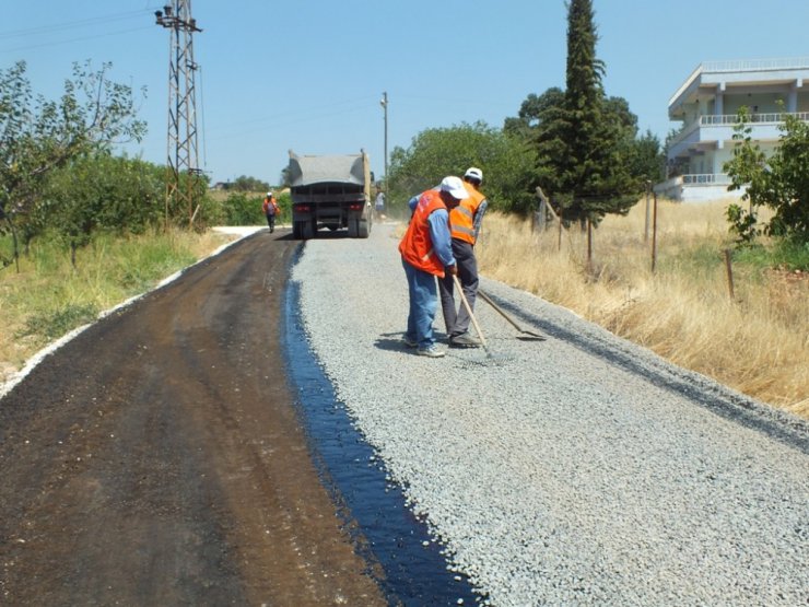 Hilvan kırsalında 60 kilometrelik asfalt çalışması