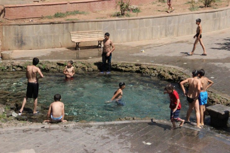 Yasak tabelası engel olmadı