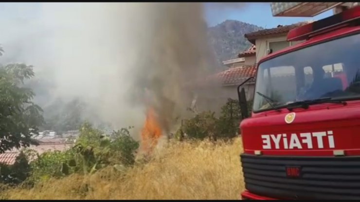 Marmaris’te ev yangını ormana sıçramadan söndürüldü