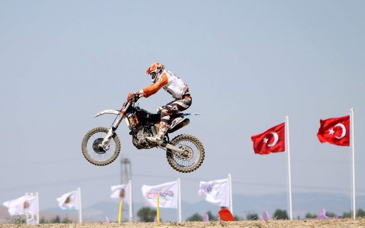 Türkiye Motokros Şampiyonası’nın 5. ayak yarışı Afyonkarahisar’da yapıldı