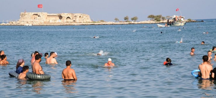 Yumurtalık’ta yüzme şenliği