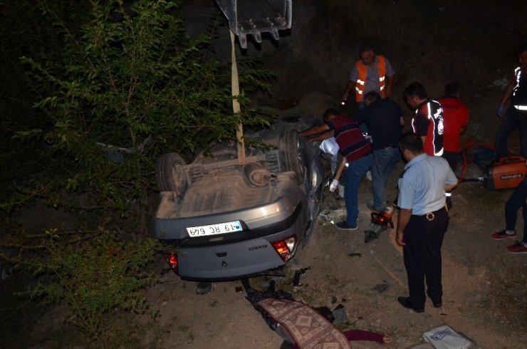 Çorum’da hafif ticari araç ile otomobil çarpıştı: 3 ölü, 4 yaralı