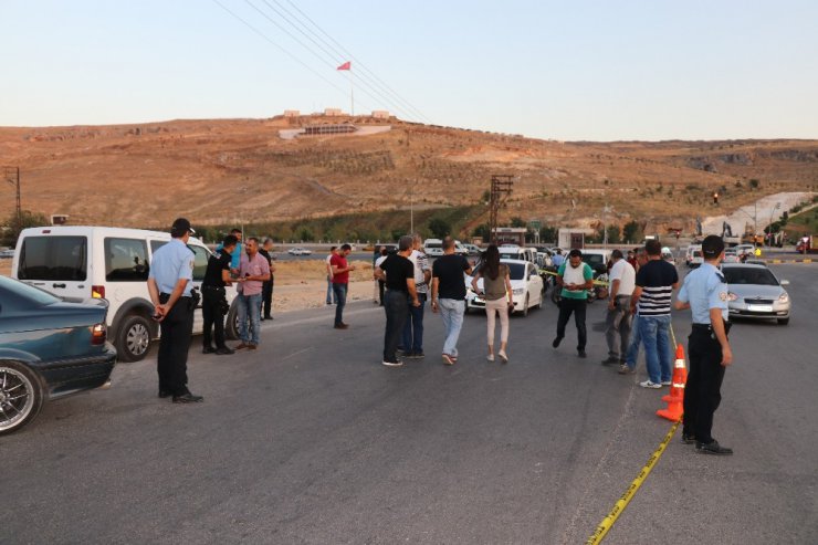 Aranan cinayet zanlısı ile polis arasındaki kovalamacada çatışma çıktı: 2 yaralı