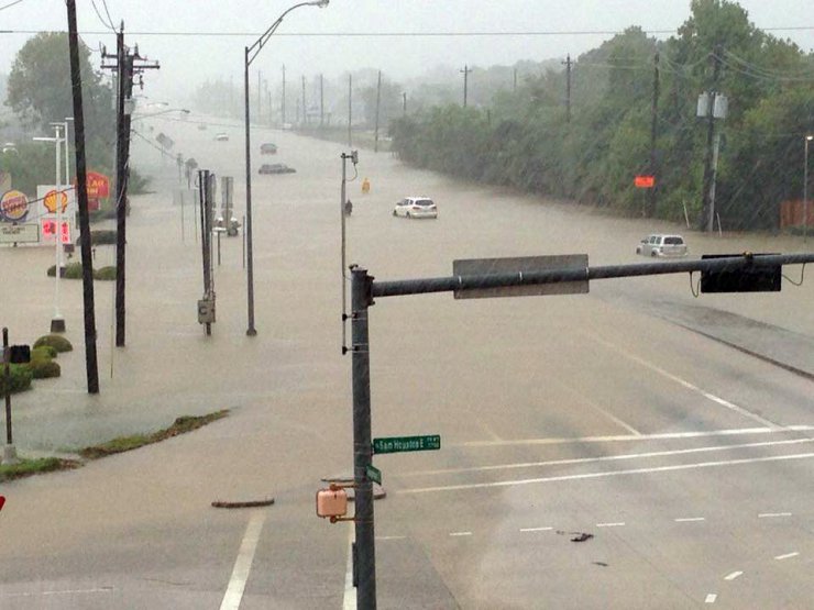 Houston’da kasırga felaketi yaşanıyor