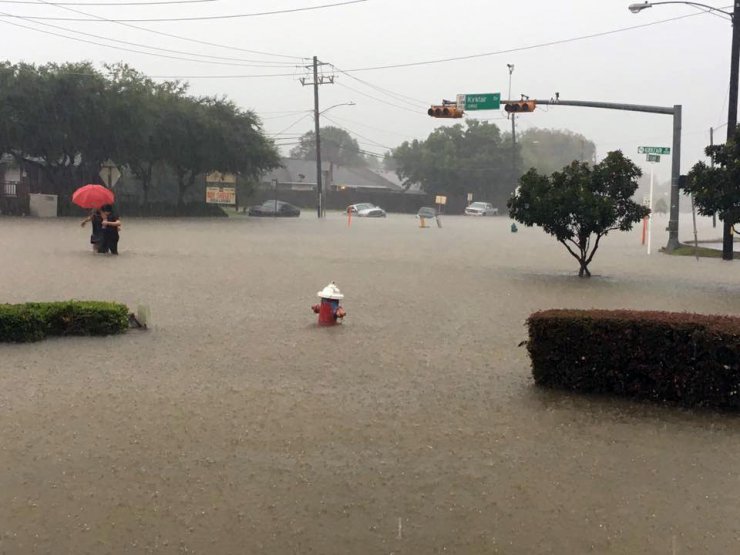 Houston’da kasırga felaketi yaşanıyor