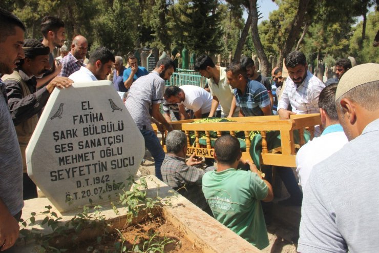 Şanlıurfalı ses sanatçının eşi son yolculuğuna uğurlandı