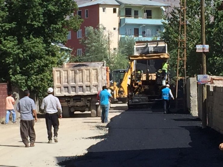 İpekyolu Belediyesinden yol asfaltlama çalışması