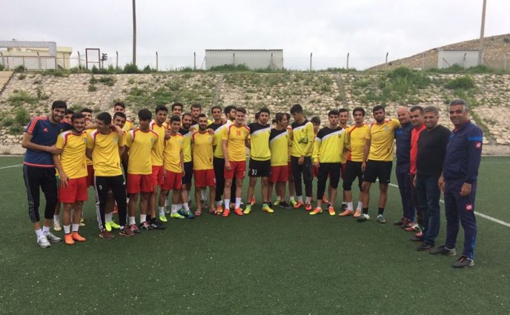 Yeni Malatyaspor alt yapısı mücadelesiyle alkış alıyor