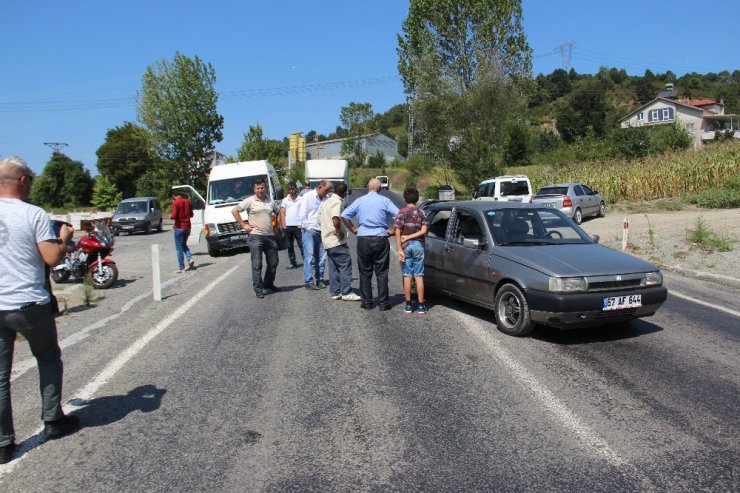 Zonguldak’ta minibüs otomobile çarptı: 2 yaralı