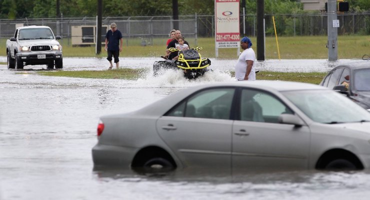 Houston’da sel: 6 kayıp