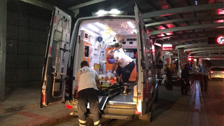 Kalbi durdu genç, ambulansla hastaneye kaldırıldı