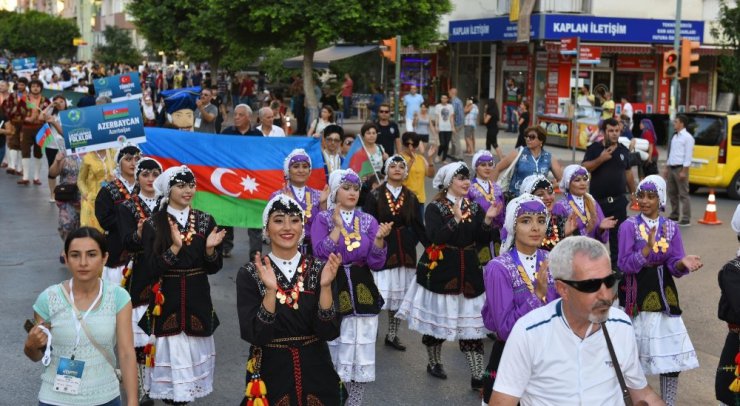 Kepez’de uluslararası folklor şöleni