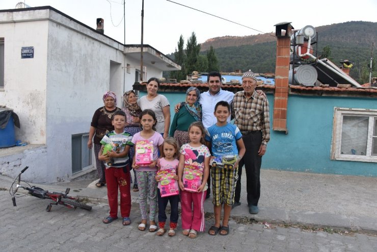 Başkan Uğurlu, bayram tatilinde mahalle mahalle geziyor