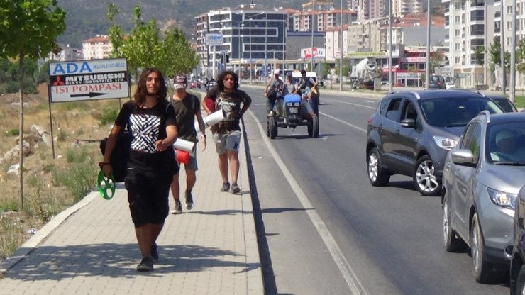 Bayram yoğunluğuna otostoplu çözüm