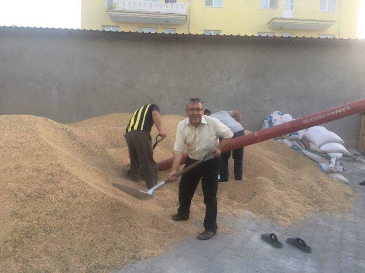 Köylerden sepetli motosikletle buğday toplamaktan, un fabrikası sahipliğine