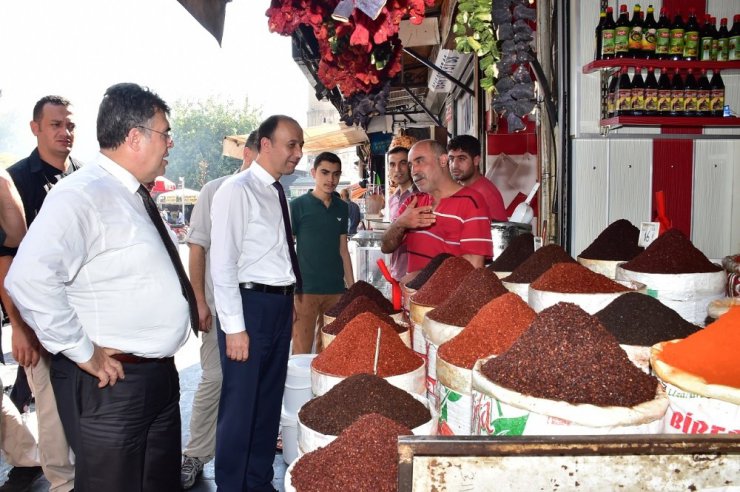 Vali Erin esnafla buluştu