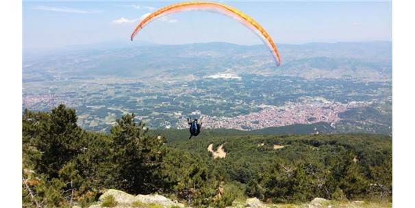 Simav’da yamaç paraşütü için pist hazır