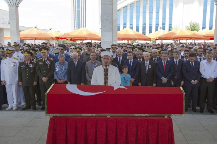 Başkent, şehidini son yolculuğuna uğurladı