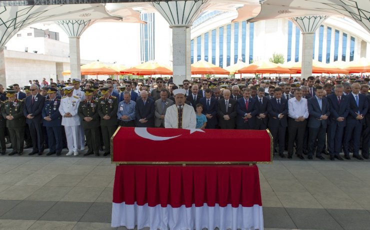 Başkent, şehidini son yolculuğuna uğurladı