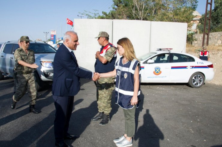 Vali Zorluoğlu’dan, sürücülere bayram lokumu