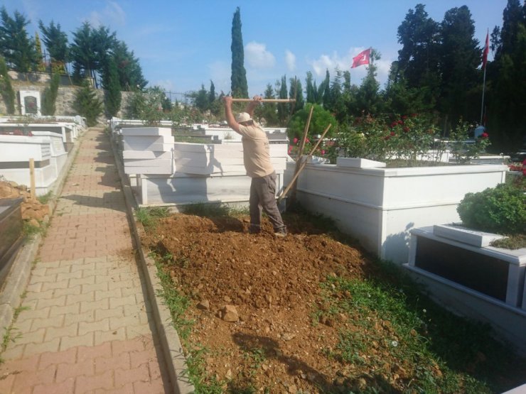 Vatan Şaşmaz’ın defnedileceği mezarlıkta hazırlıklar başladı