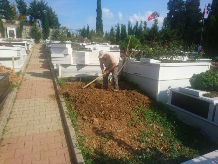 Vatan Şaşmaz’ın defnedileceği mezarlıkta hazırlıklar başladı