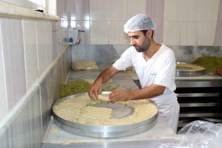 Diyarbakır’da bayram için 30 tondan fazla tatlı üretilecek