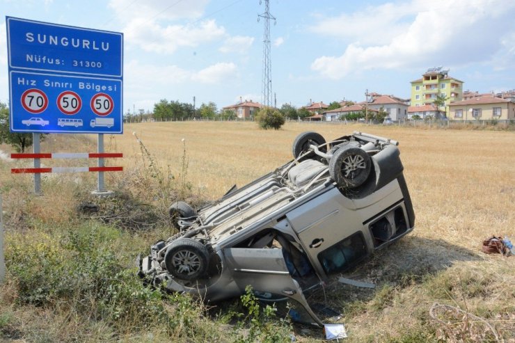 Ticari araç şarampole devrildi: 1 yaralı