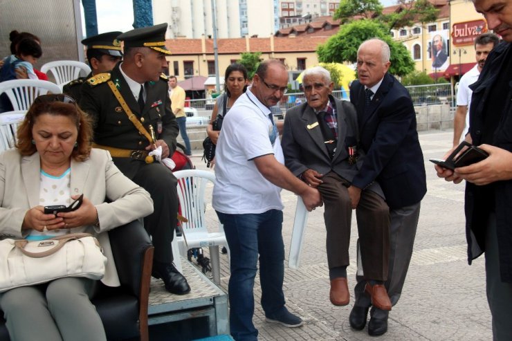 Zafer Bayramı kutlamasına Kore gazisi damga vurdu