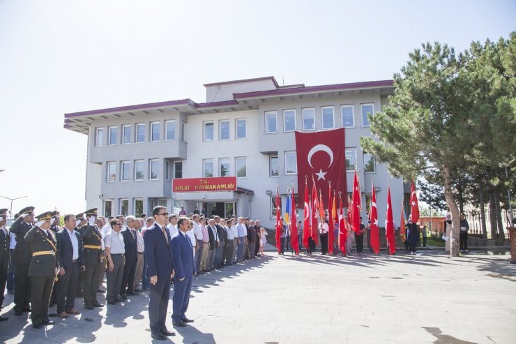 Bitlis ve ilçelerinde 30 Ağustos Zafer Bayramı kutlandı