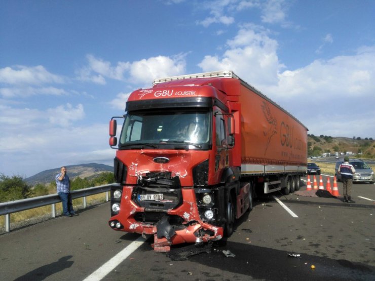 Otobanda zincirleme kaza: 1 ölü, 4 yaralı