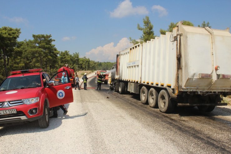 Alev alan tırdan son anda kendini dışarı attı