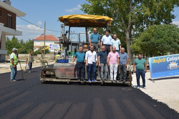 Bayram öncesinde sıcak asfalt