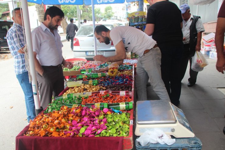 Bayram tatili şeker tezgahlarına da vurdu