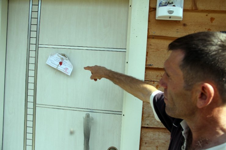 Yıkım kararı gelen yayla evi sahiplerine atlı, tüfekli destek