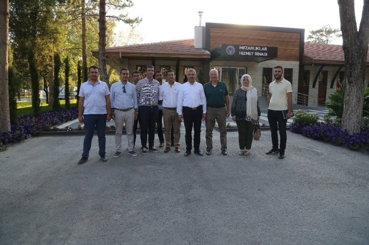 Türkiye’ye örnek mezarlık-